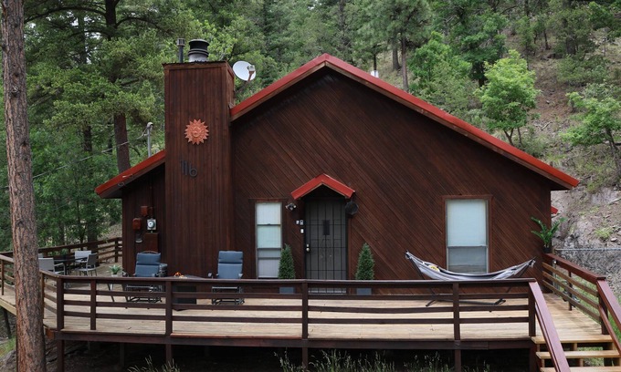 Ruidoso Cabin | Idyllic Retreat in the Pines with Outdoor Dining & Fire Pit