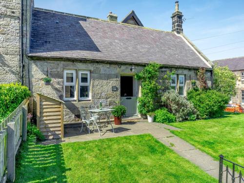 Chatton House | Discover Percy Cottage: Pet-Friendly Getaway with High Ratings
