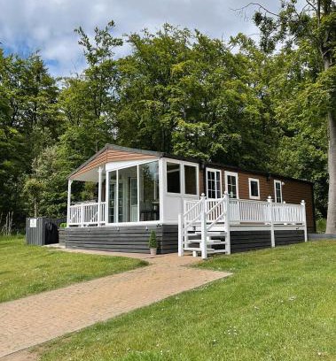 Swarland Cabin | Relax at Percy Wood Lodges with Charming Hot Tubs