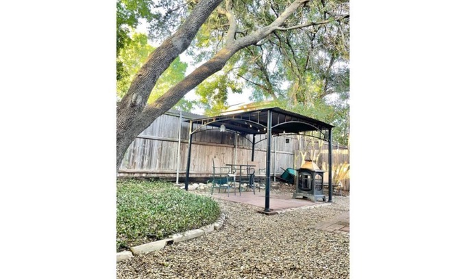 Euless House | Ideal 2BR Retreat in the Heart of DFW with Kitchen