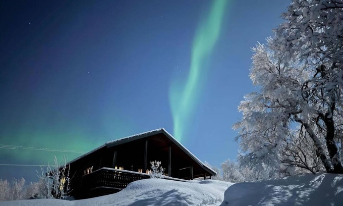 Lenvik Cabin | Secluded Cabin Retreat with Spa and Pet-Friendly Amenities