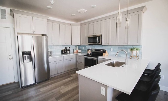 Greeley Condo | Ideal Condo Retreat in Greeley with Family-Friendly Amenities