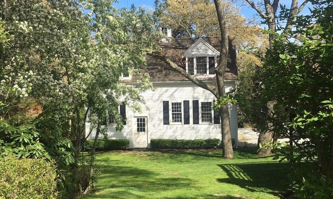 North Chatham Apartment | Romantic Getaway Near Beaches with Spa and Pet-Friendly Perks