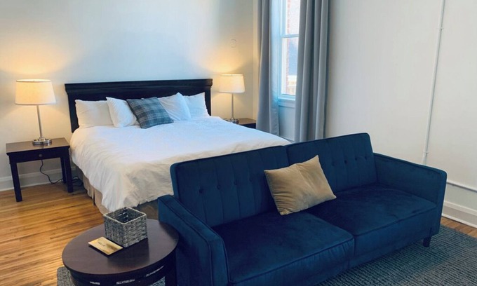 Downtown Toledo Apartment | Prime Downtown Apartment for Short and Long-Term Getaways