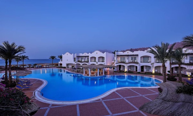 Dahab Hotel | Perfect Couple Getaway near Dahab Beach with Lagoon Style Pool and Hot Tub