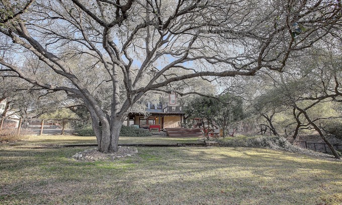 River Ridge House | Idyllic Retreat with Lake Austin Access and Spa Amenities
