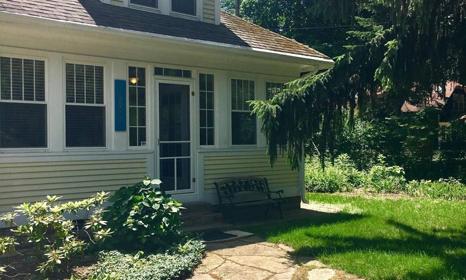 Union Pier Cottage | Ideal Family Retreat Steps from the Beach with Fire Pit