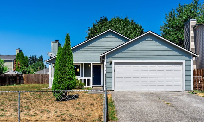 Vancouver House | Ideal Family and Pet Friendly Retreat Near PDX with Spa