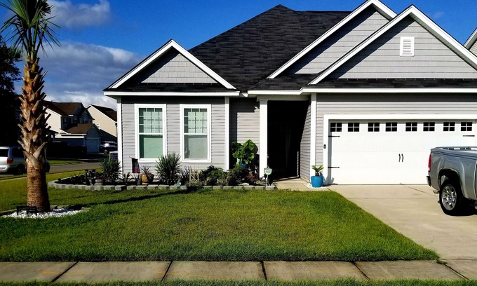 Moncks Corner House | Ideal Family Retreat with Pool, Spa & Hot Tub Amenities