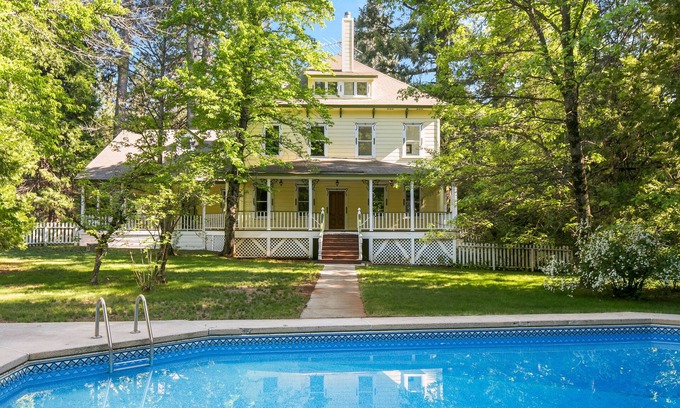 Baxter House | Unforgettable Family Retreat at Historic Crystal Springs Inn