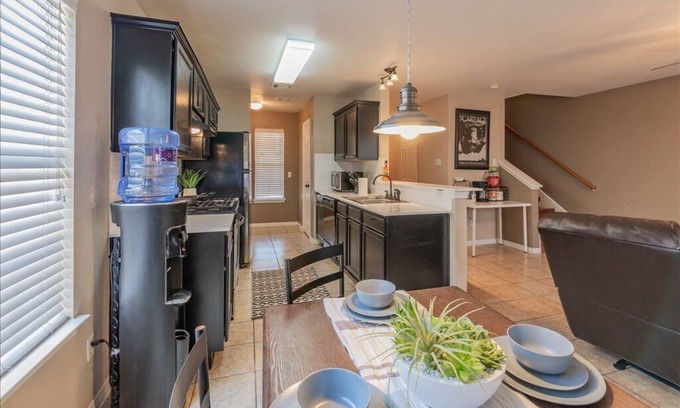 Franklin Park House | Ideal Family Retreat in Downtown, UT with Great Amenities