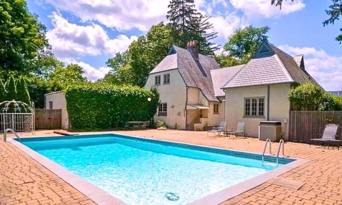 Tallman House | Perfect Family Retreat w/ Pool - Victorian style