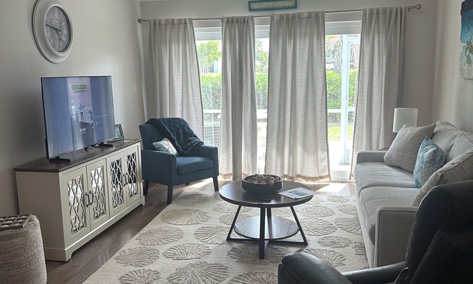 Longboat Key Condo | Ideal Longboat Key Retreat Steps from the Gulf - Sleeps 4
