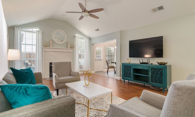 Lewisville House | Ideal Flower Mound Stay - 3 BR with Free EV Charging!