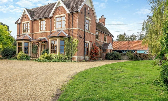Bungay Cottage | Ideal Retreat for Celebrations and Family Gatherings