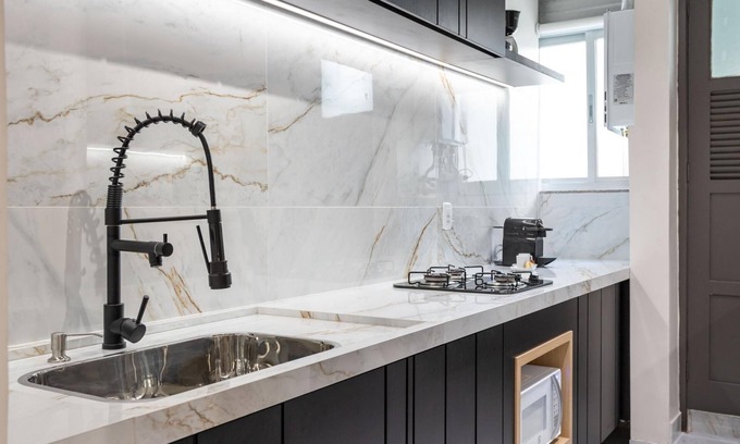 Ipanema Apartment | Ideal Couples Retreat in Ipanema with Great Amenities