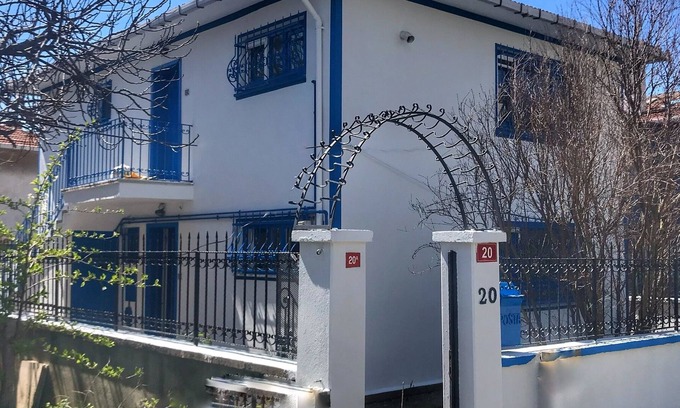 Icerenkoy Mahallesi House | Ideal Getaway for Friends & Families with Unique Amenities