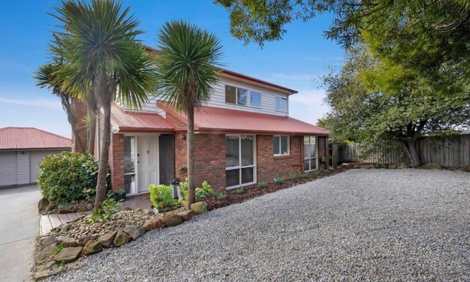 Prospect Vale Apartment | Ideal Accommodation for Groups and Families