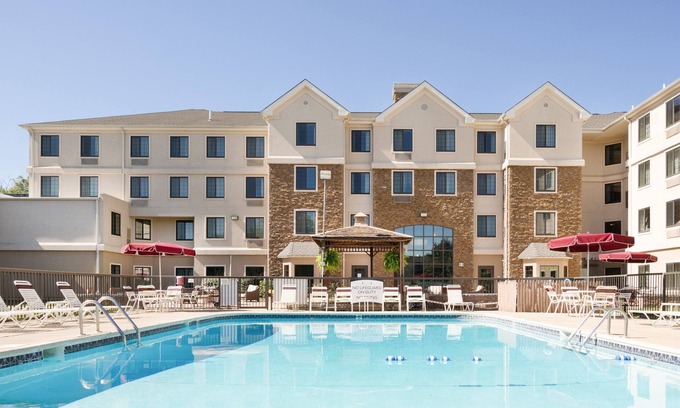 Christiana Apartment | Perfect for Groups! | Pool + Gym + Free Breakfast