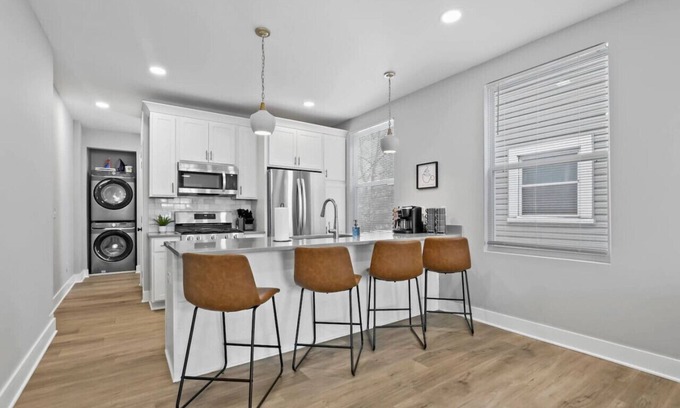 Livingston Park House | Ideal Retreat for Groups with Hot Tub & Family Amenities