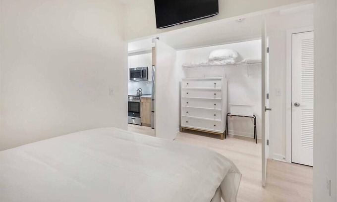 NoMa Hotel | Convenient 1BR with Washer/D & EV Charging near Capitol Hill