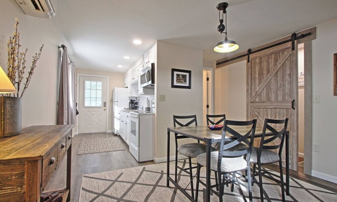 Hummelstown Apartment | Ideal Stay for Traveling Nurses: Wifi & Breakfast Included