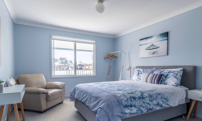 Sussex Inlet House | Ideal Getaway for Two Families with Oceanfront Views