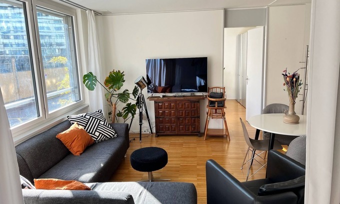 Escher Wyss Apartment | Ideal Family Retreat for Up to 4 Adults and Kids