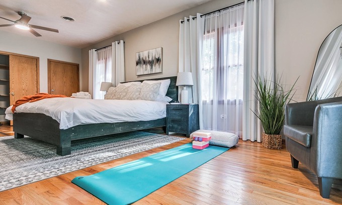 Norman House | Perfect for Weekday Stays for 1-4 Guests!