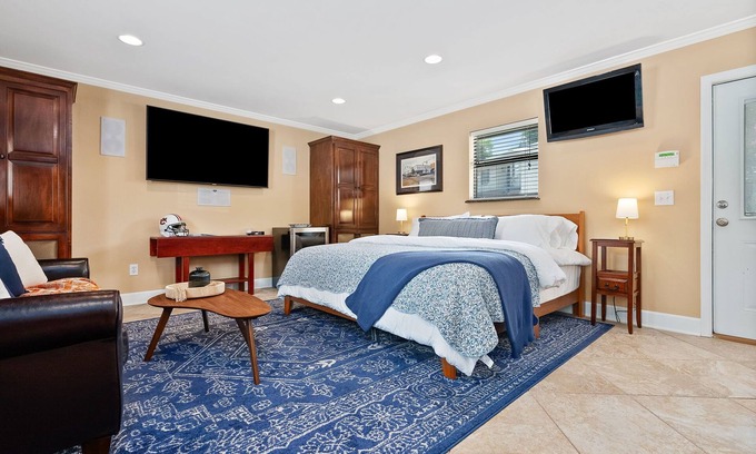 Auburn Apartment | Pet-Friendly Game-Day Loft Near Toomer's Corner - 10/10 Rated