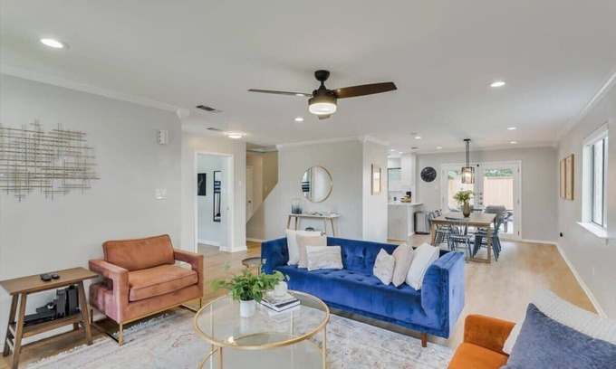 Plano House | Ideal Retreat with 5 Bedrooms and Private Heated Pool