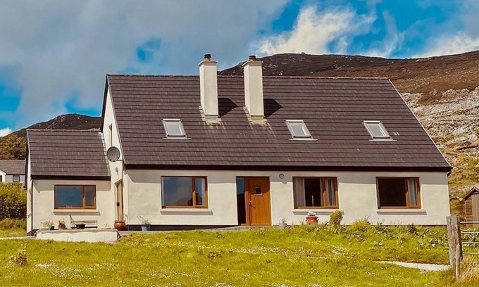 The Whitford House Hotel Apartment | Ideal Family Retreat with Kitchen & Breakfast Included