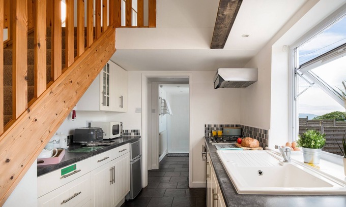 Conwy House | Ideal Base for Exploring Snowdonia with Oceanfront Views