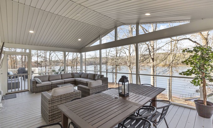 Seneca House | Lake Hartwell Escape - Breathtaking Views & Family-Friendly!