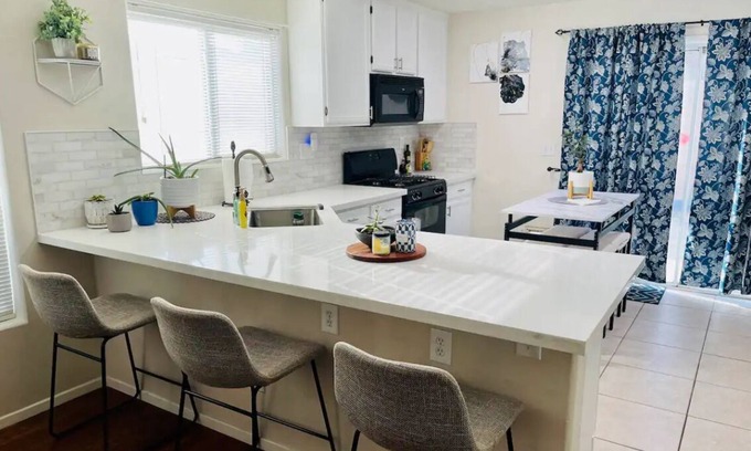 Enterprise House | Ideal Las Vegas Retreat: 2 Bedrooms with Great Amenities