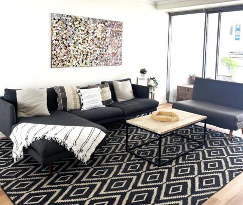South Brisbane Apartment | Ideal 2-Bedroom Apartment with Parking in Prime Location