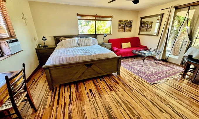 Sonoma Other | Ideal Getaway Near Sonoma & Napa with Spa and Breakfast