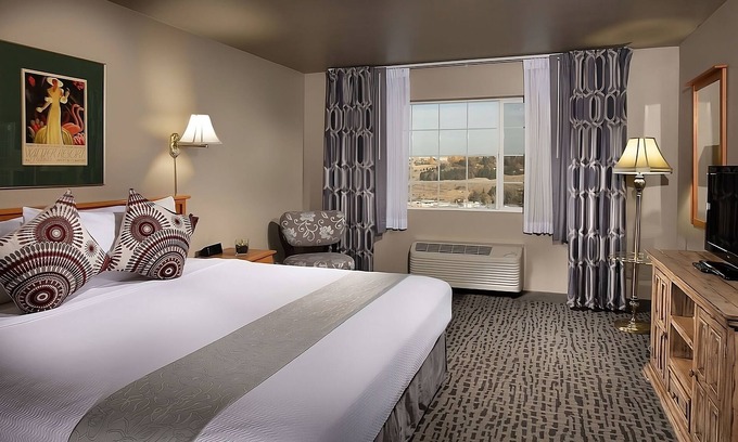 Pullman Hotel | Ideal Getaway: Gorgeous Room with Free Breakfast & Parking