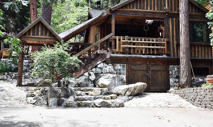 Forest Falls Cabin | Ideal Getaway for Hikers and Pets! Steps to Trails!