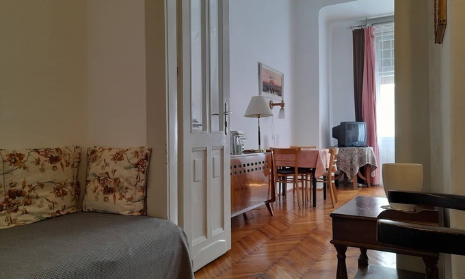 Ujlipotvaros Apartment | Historic Palace with Danube Views and Spa Near Parliament
