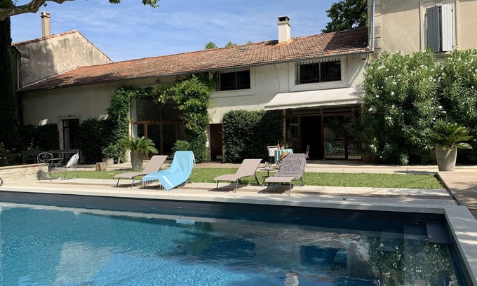 Cabannes House | Prime Provence Retreat with Pool and Lush Gardens
