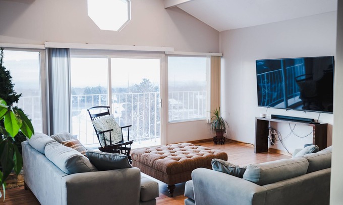 Mount Olympus House | Ideal Spot with Breathtaking Views and Family-Friendly Amenities