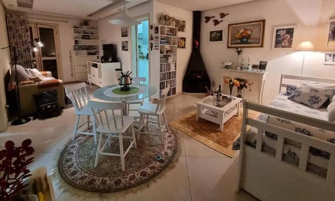 Capivari Apartment | Cozy Loft with Fireplace in Central Campos, Pet-Friendly Stay