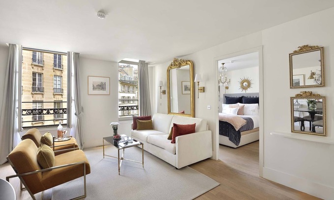 Paris City Center Apartment | Indulge in Historic Elegance near Notre Dame on Ile de la Cite