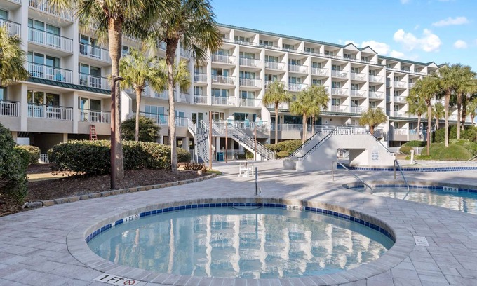 North Litchfield Beach Apartment | Perfect Oceanfront Retreat | Outdoor Pool. Oceanfront King Suite