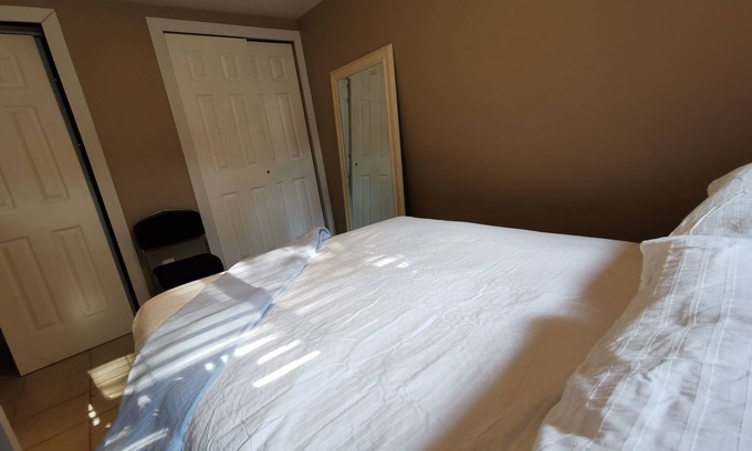 Squire Park House | Cozy One-Bedroom Retreat in Central District Near SU