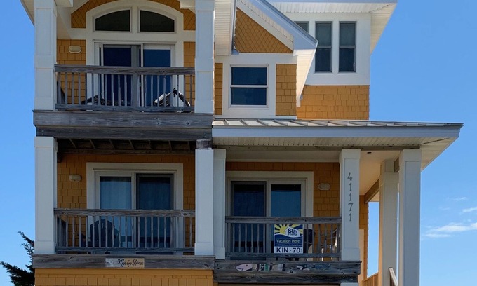 Kinnakeet Shores House | Ideal Outer Banks Pool Home - Pet-Friendly & Near Beaches