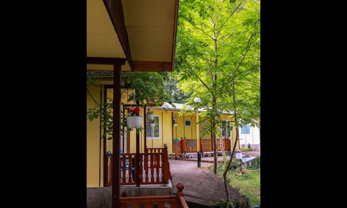Kamena House | Ideal Retreat for Couples with Breakfast and Kitchen Access