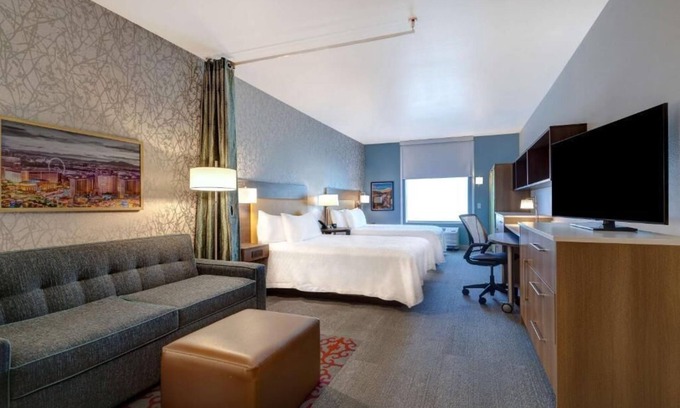Centennial Hills Hotel | Relaxing Retreat with Kitchen, Pool & Pet-Friendly Perks