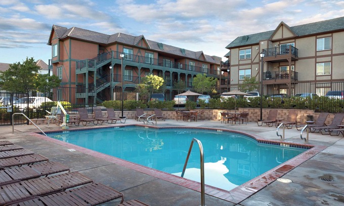 Solvang Resort | Idyllic Retreat in Solvang, California with Family-Friendly Perks